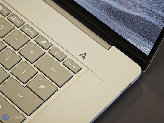 ASUS Zenbook A16