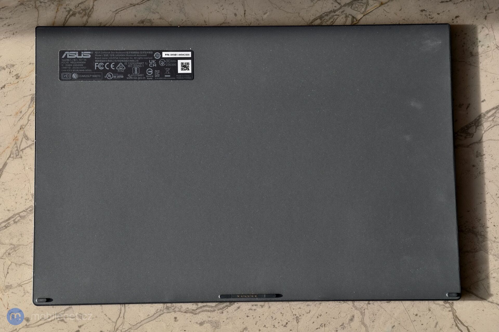 ASUS Zenbook Duo (UX8406)