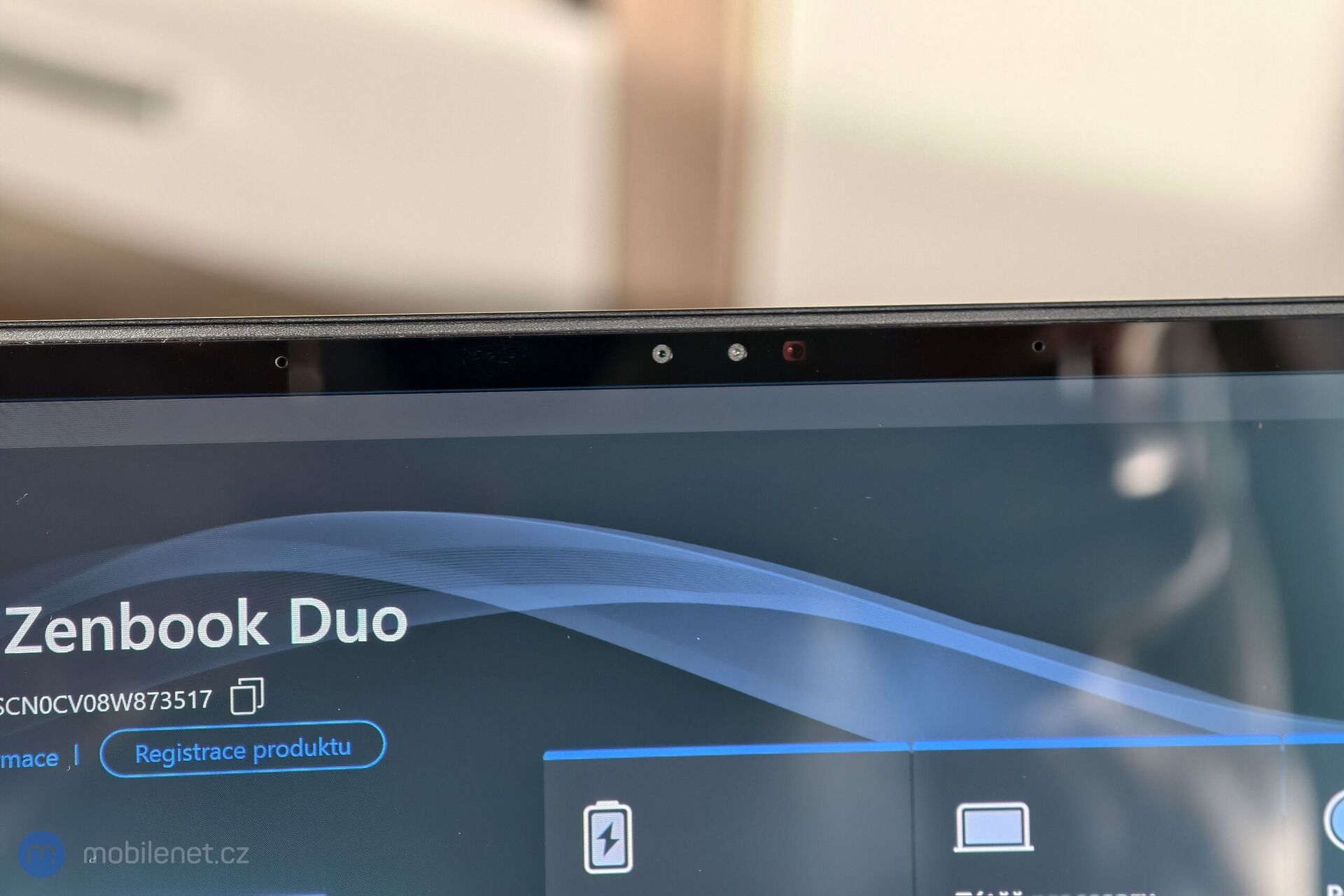 ASUS Zenbook Duo (UX8406)