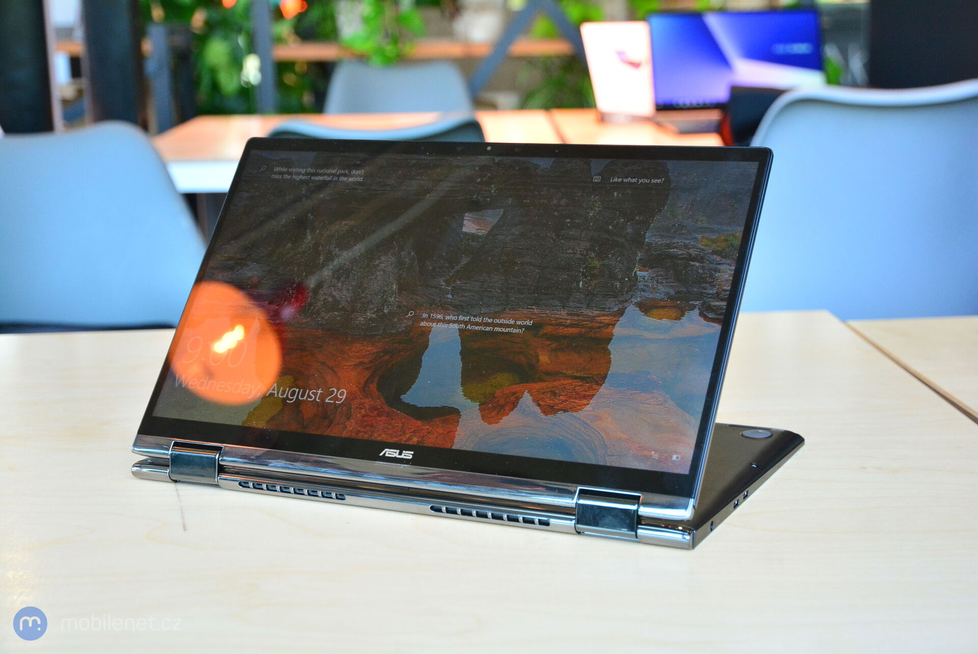 ASUS ZenBook Flip 13 UX362