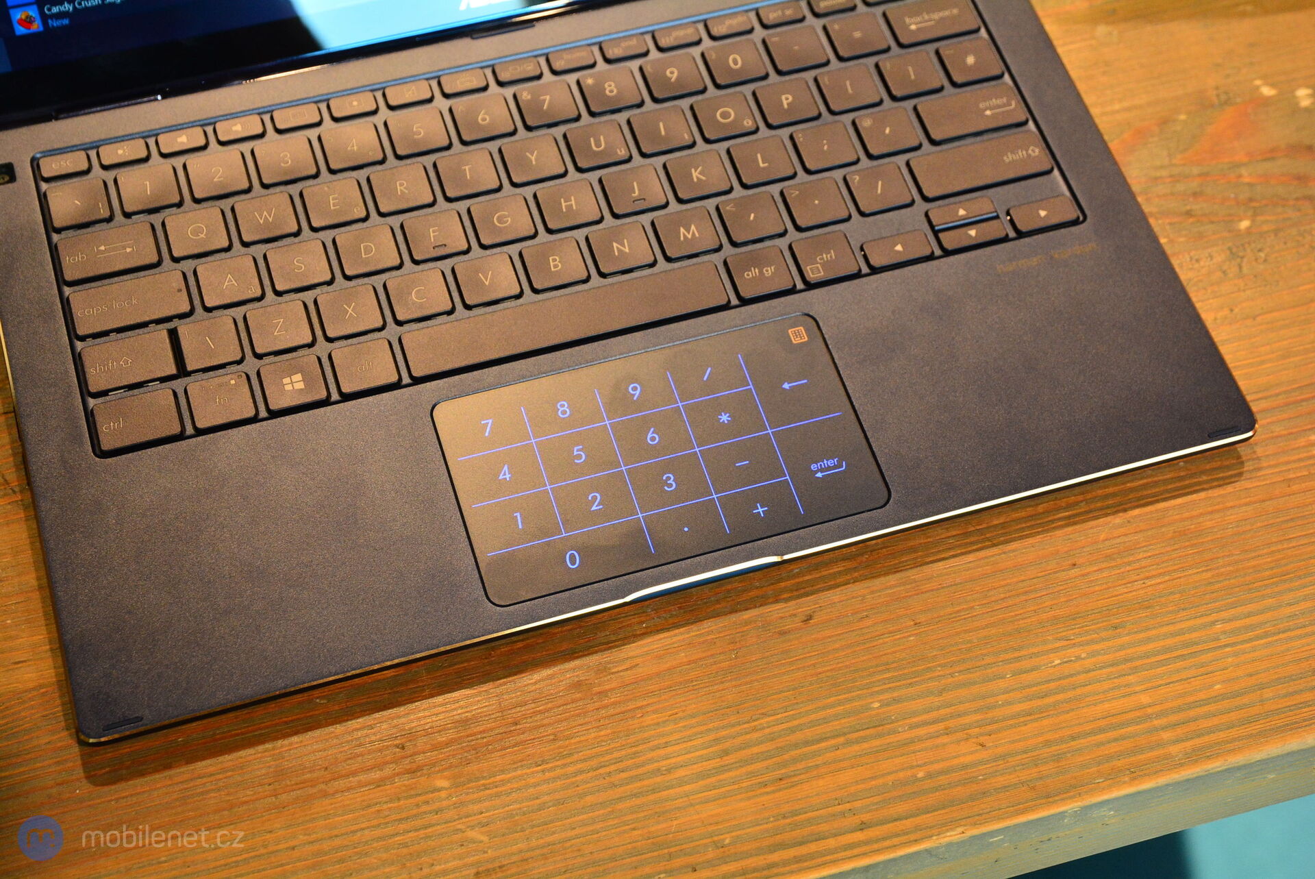 ASUS ZenBook Flip 13 UX362