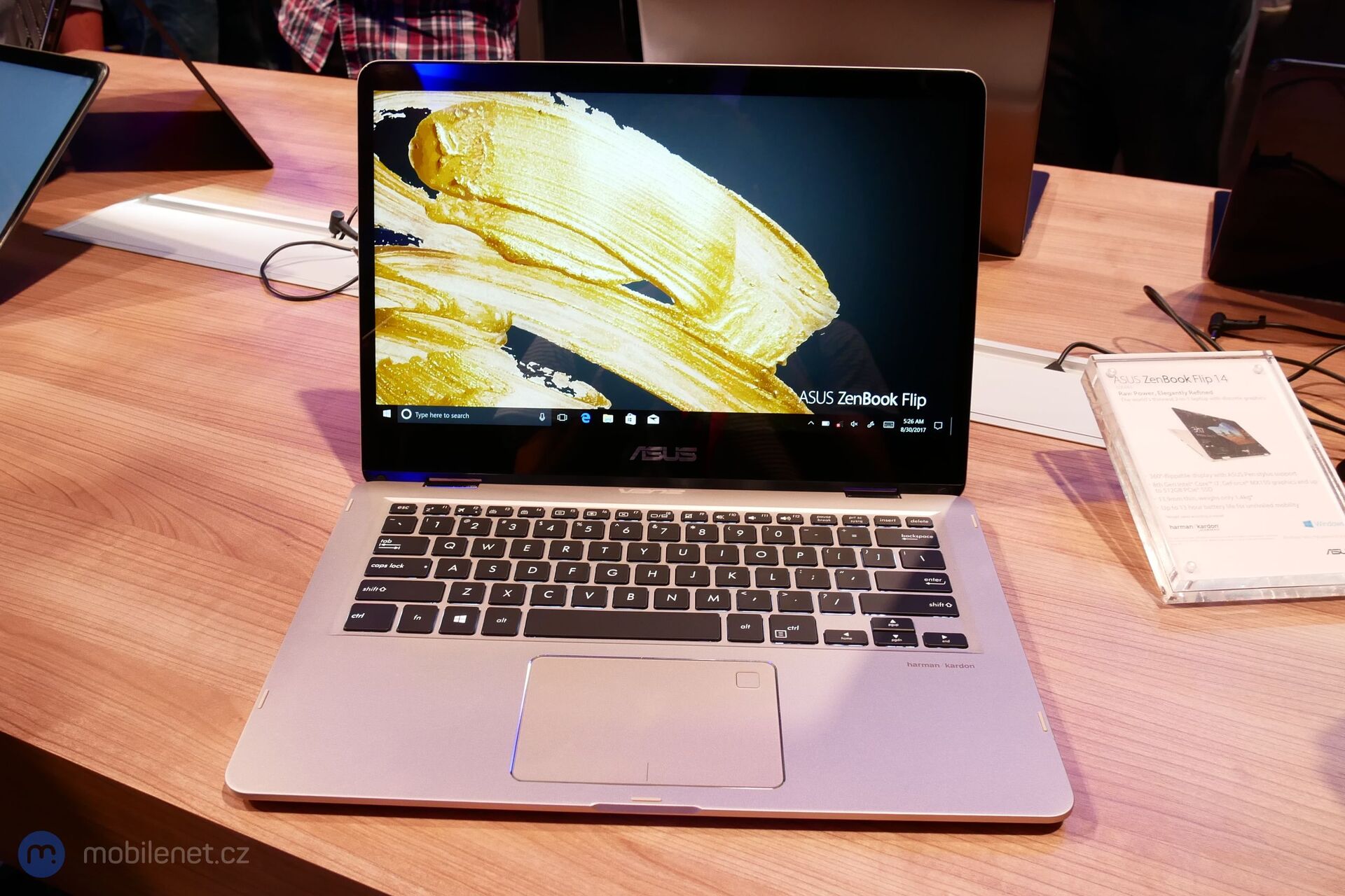 ASUS ZenBook Flip UX461UN