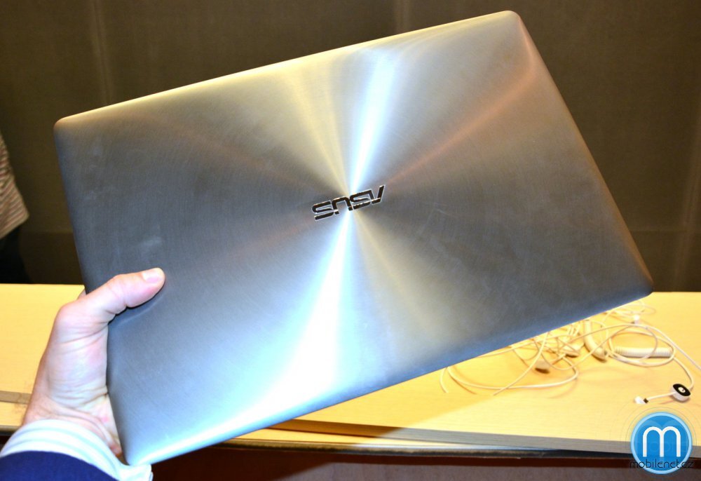 ASUS Zenbook NX500