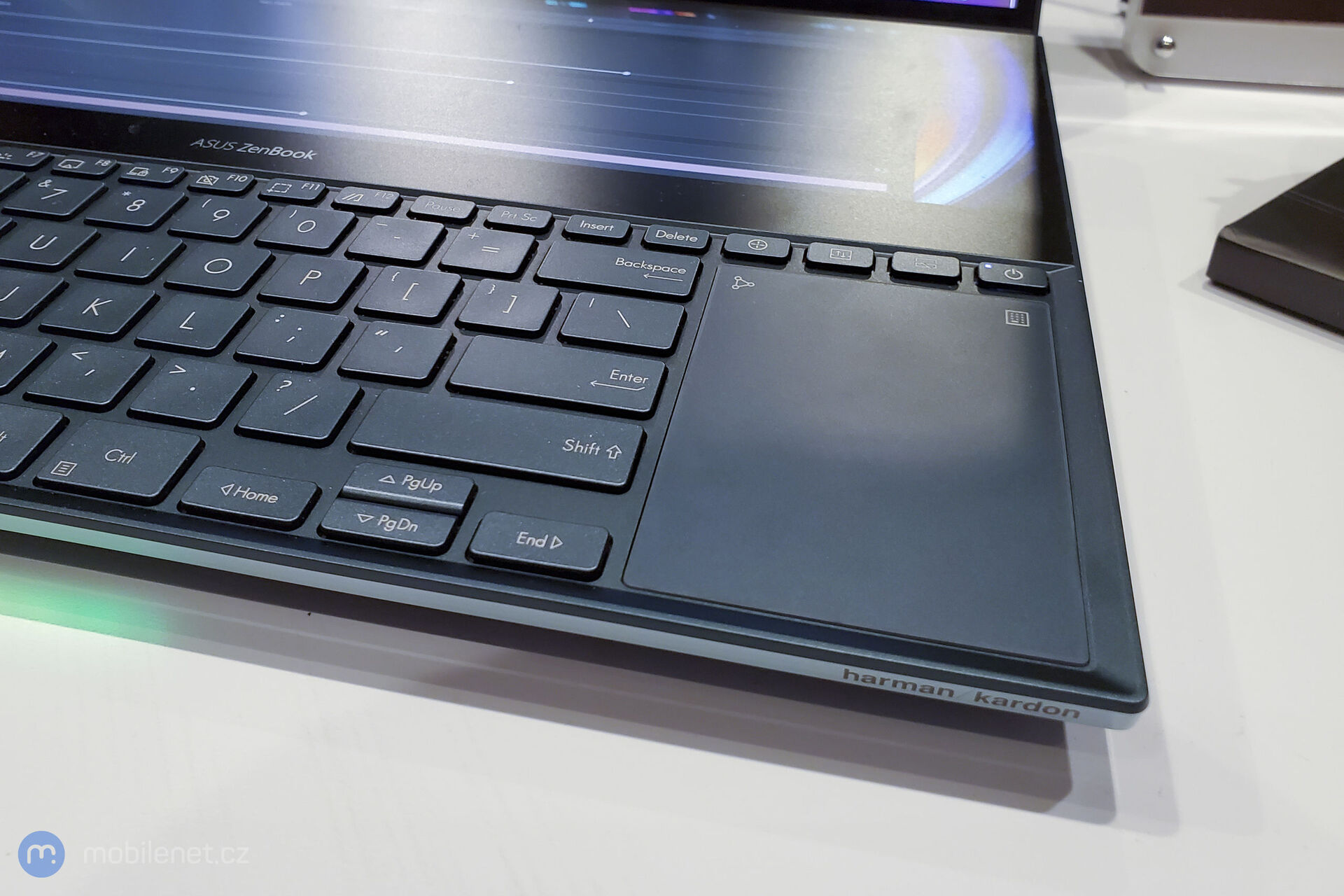 ASUS ZenBook Pro Duo