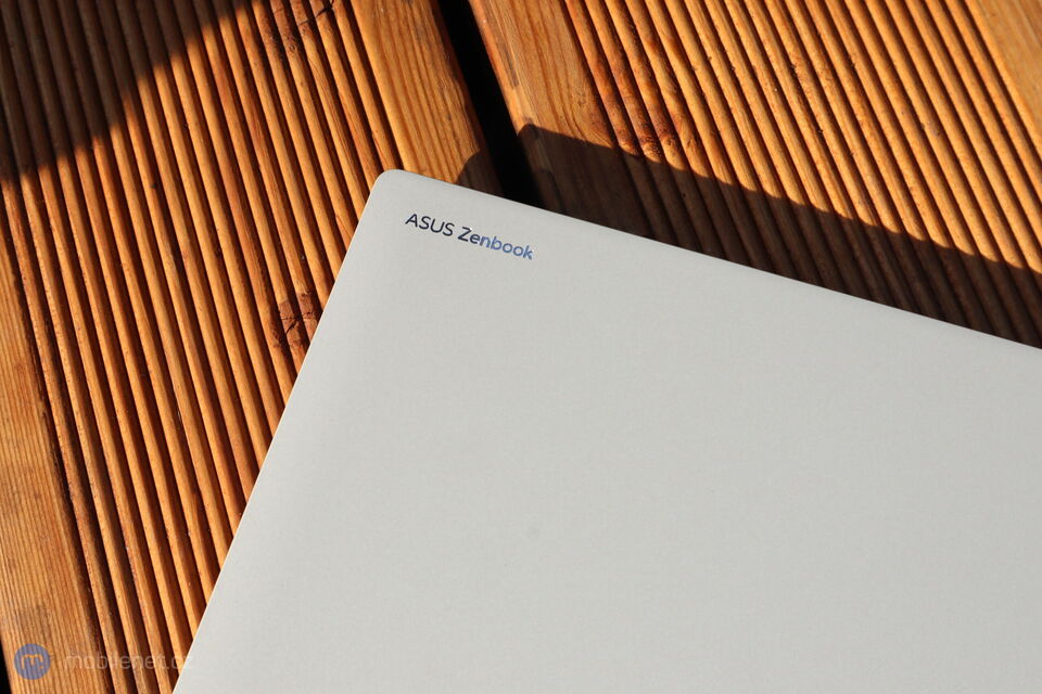 ASUS Zenbook S 16 (UM5606)