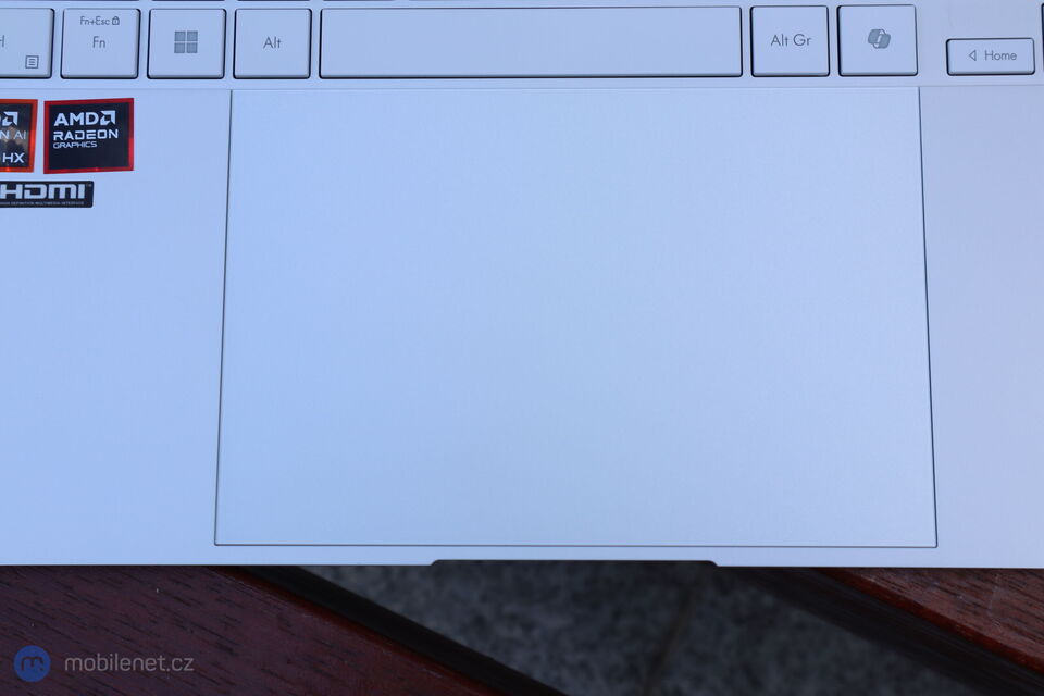 ASUS Zenbook S 16 (UM5606)