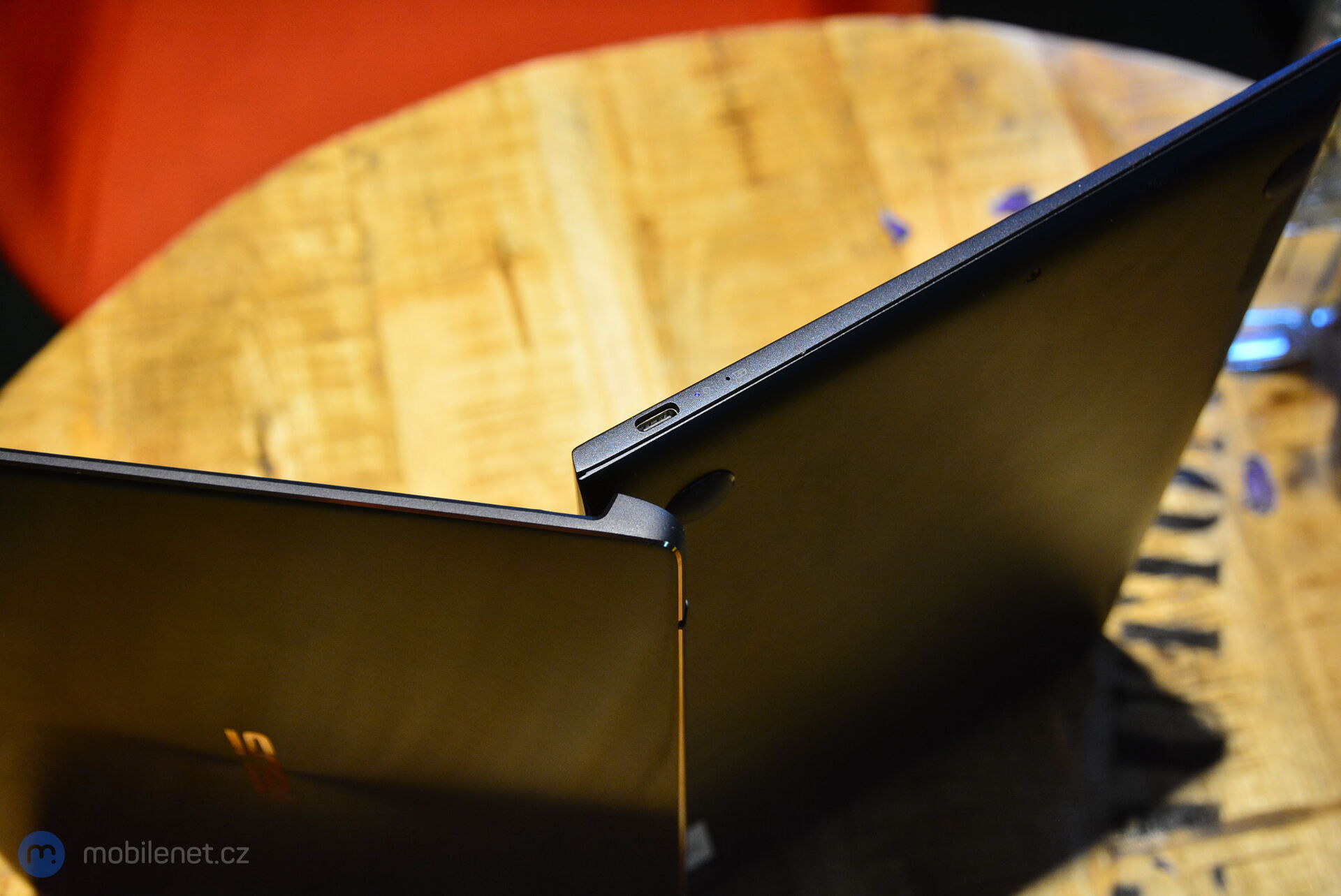 ASUS ZenBook S (2018)