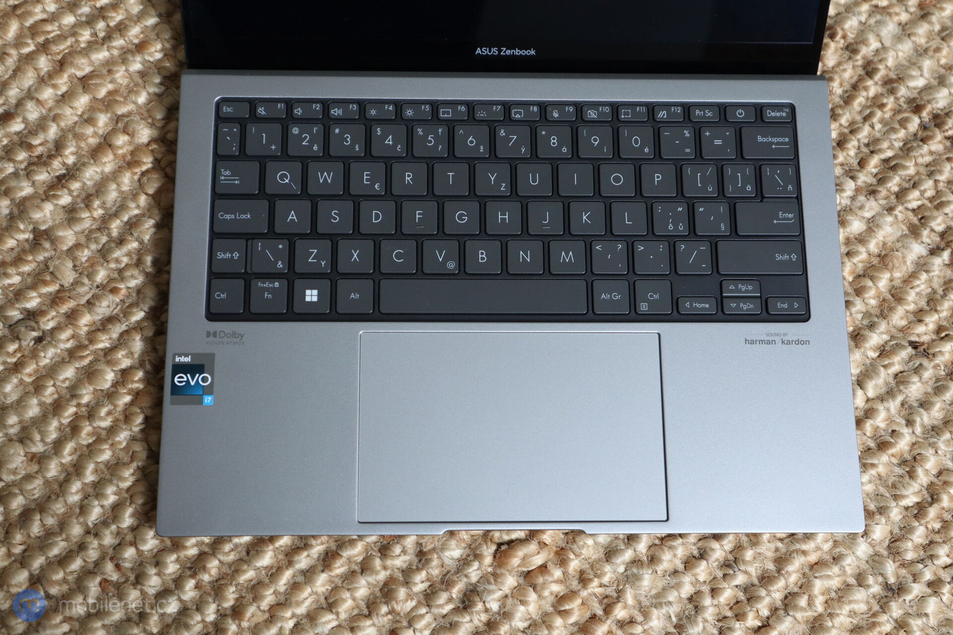 ASUS ZenBook S13 OLED