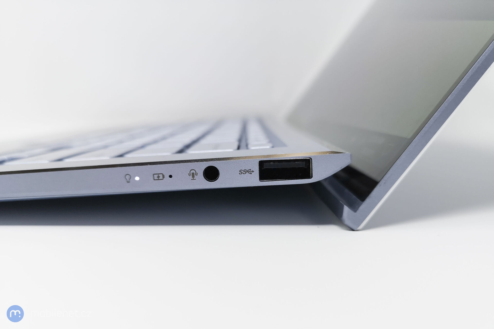 ASUS ZenBook S13 (UX392)