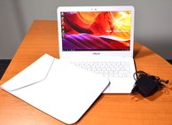 ASUS Zenbook UX305CA