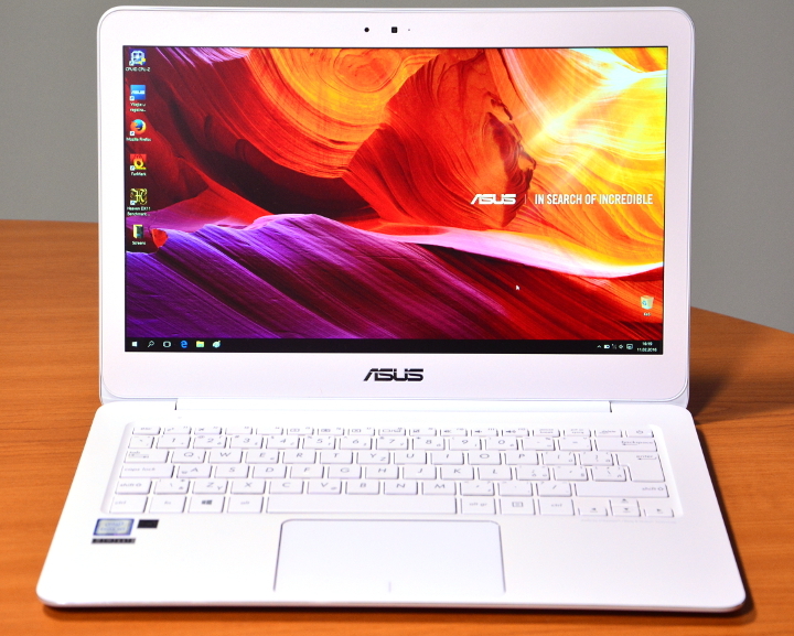 ASUS Zenbook UX305CA