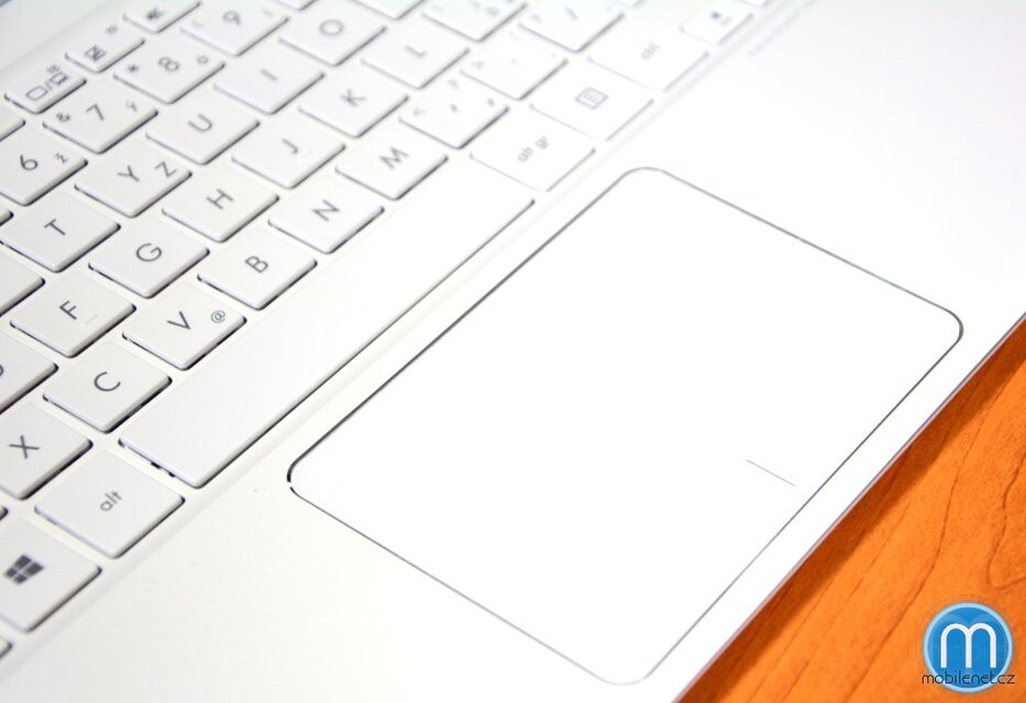 ASUS Zenbook UX305CA