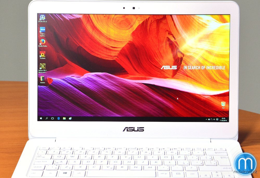 ASUS Zenbook UX305CA