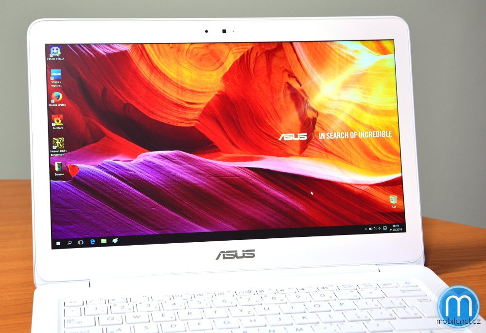 ASUS Zenbook UX305CA