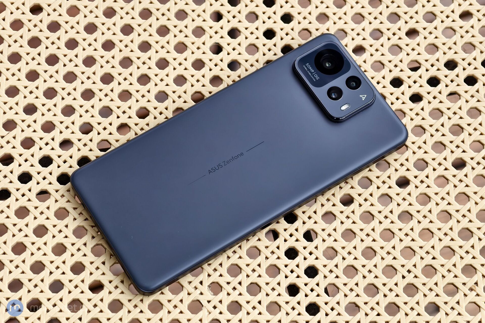 ASUS ZenFone 12 Ultra