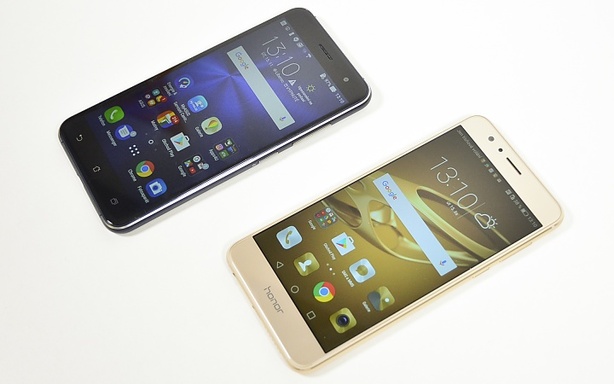 Asus ZenFone 3 a Honor 8 Preimum