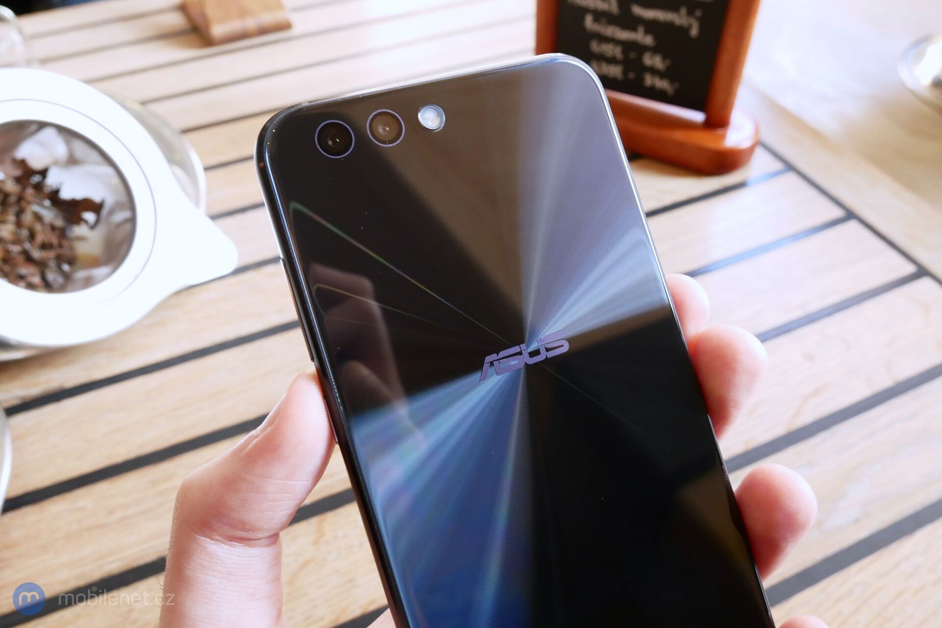 ASUS ZenFone 4 (2017)