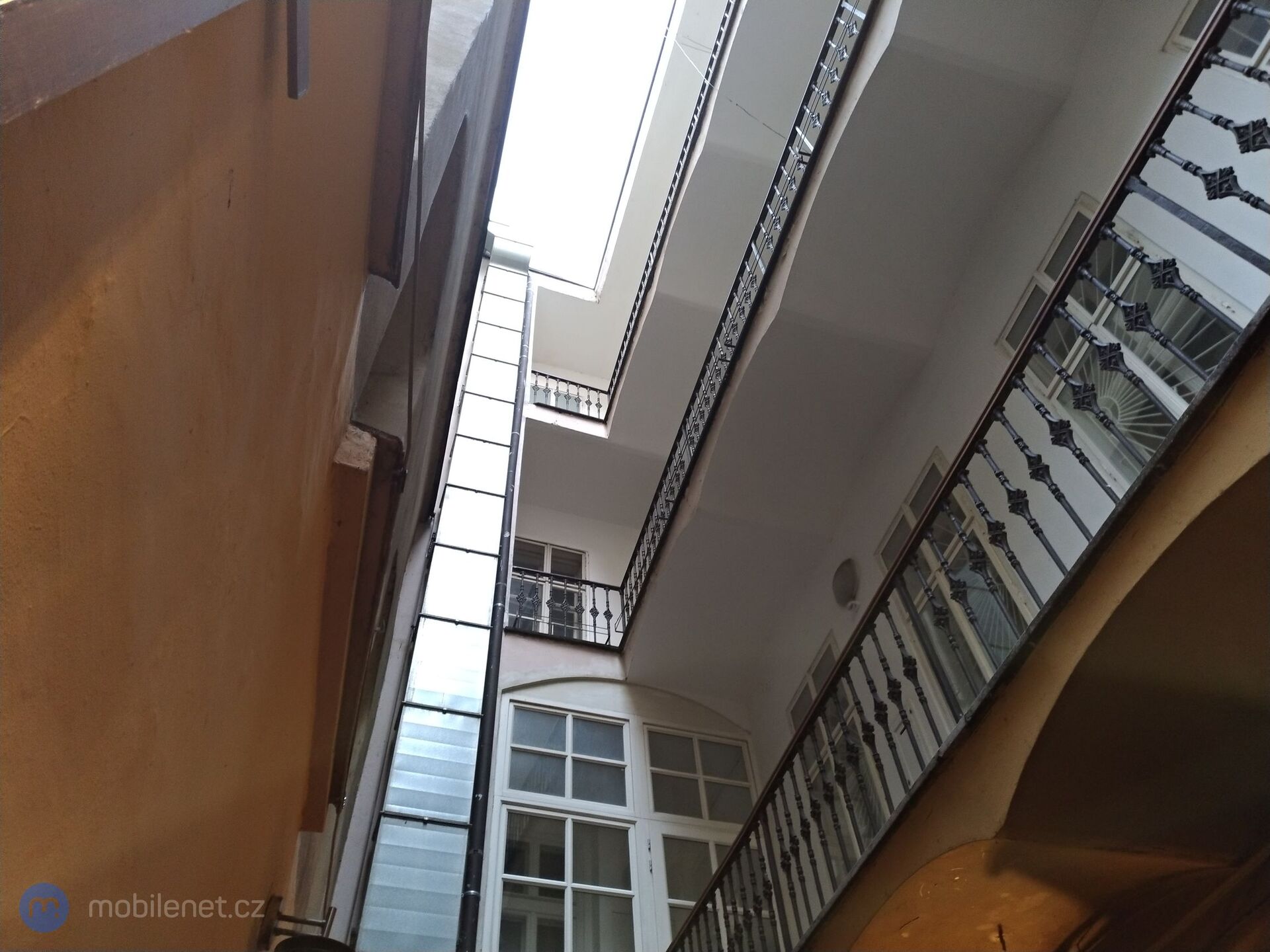 ASUS ZenFone 4 (2017)