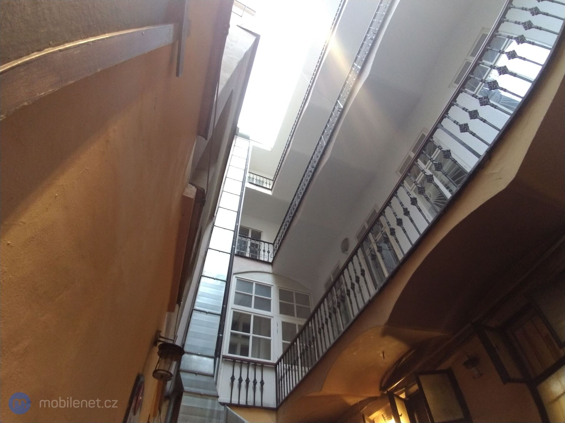 ASUS ZenFone 4 (2017)