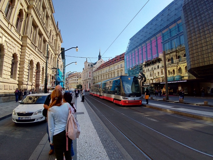 ASUS ZenFone 4 (2017)