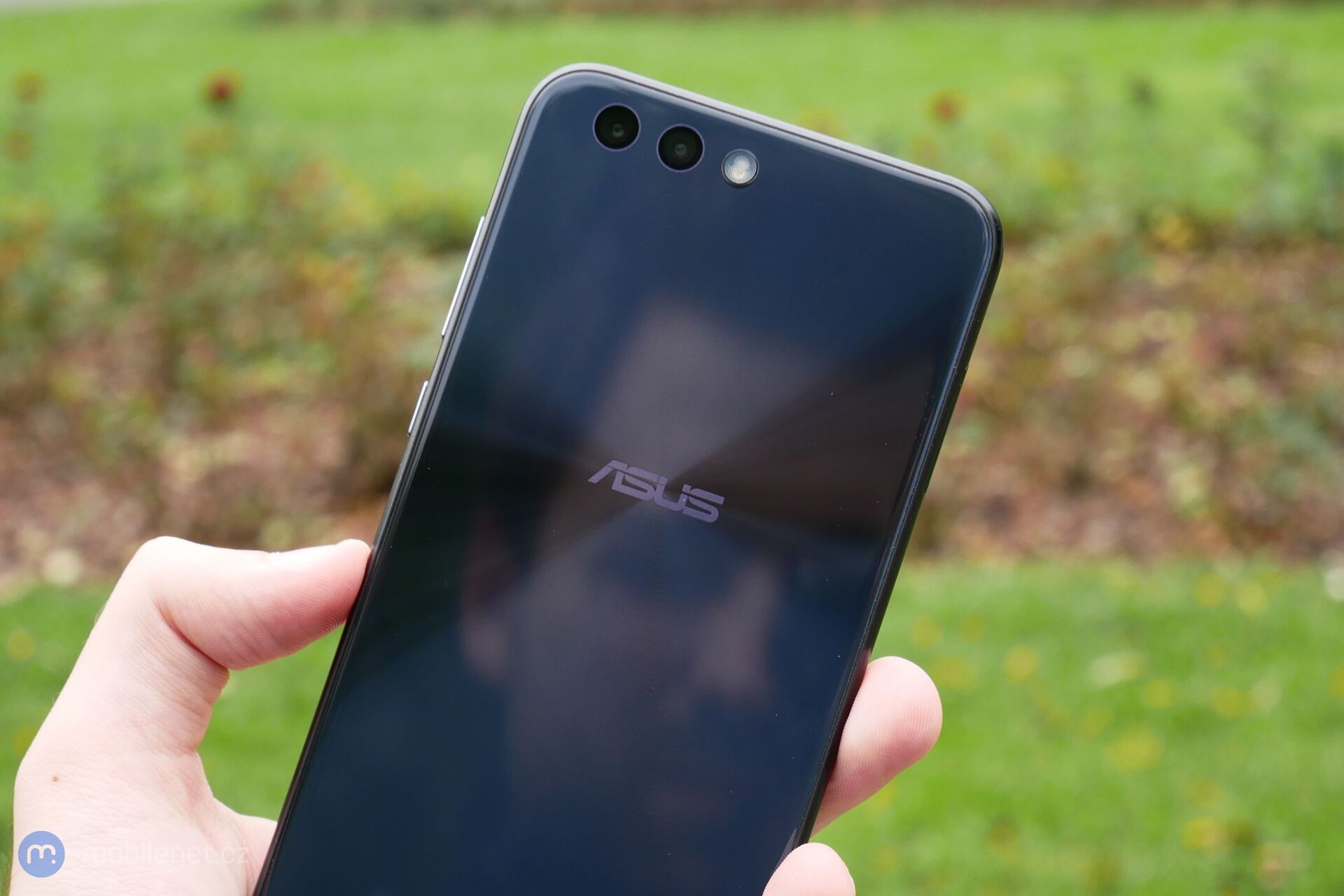 ASUS ZenFone 4 (2017)