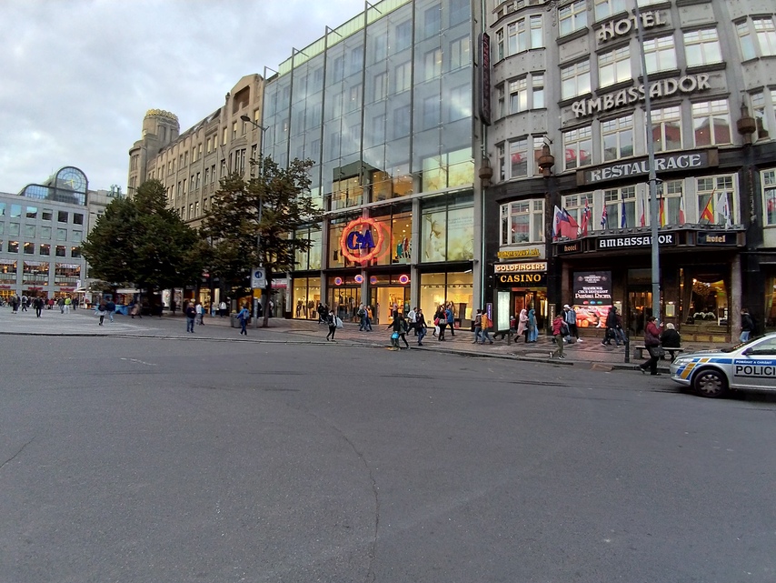 ASUS ZenFone 4 (2017)