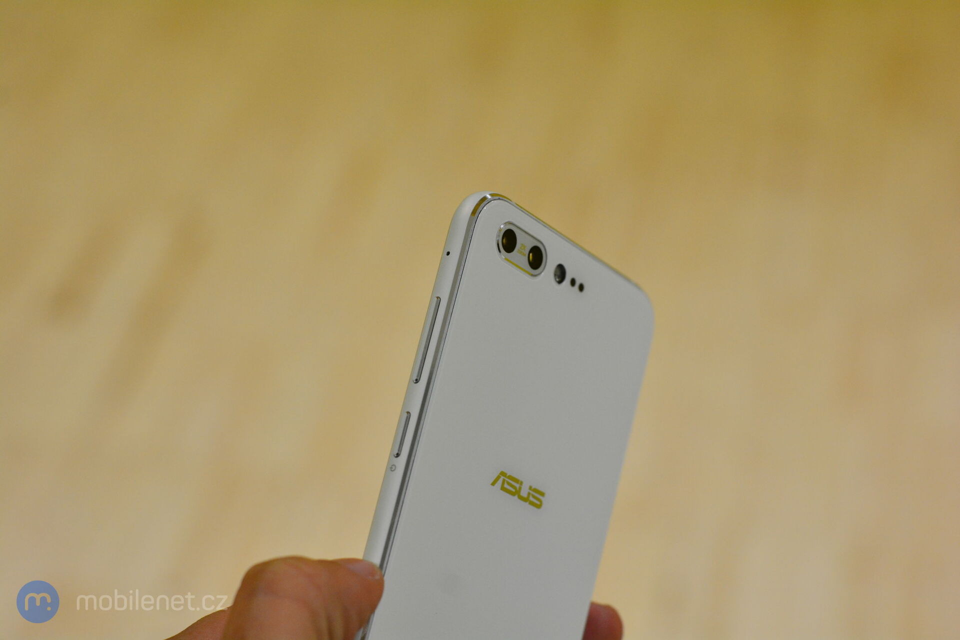 ASUS ZenFone 4 Pro