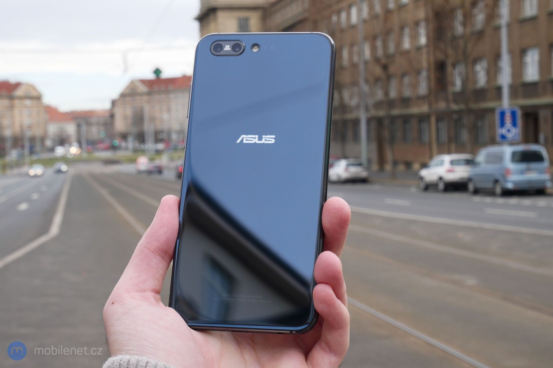 ASUS ZenFone 4 Pro