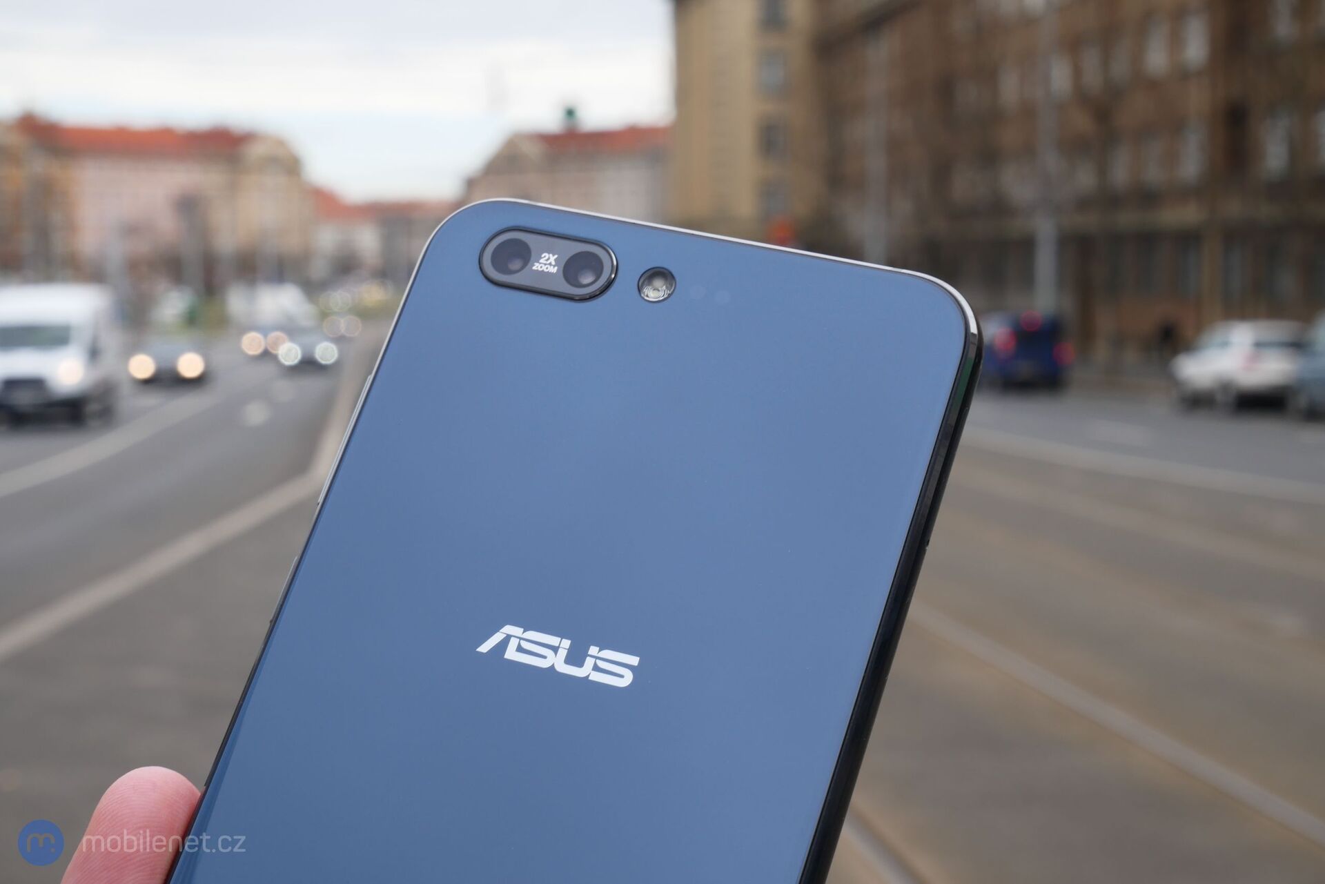 ASUS ZenFone 4 Pro