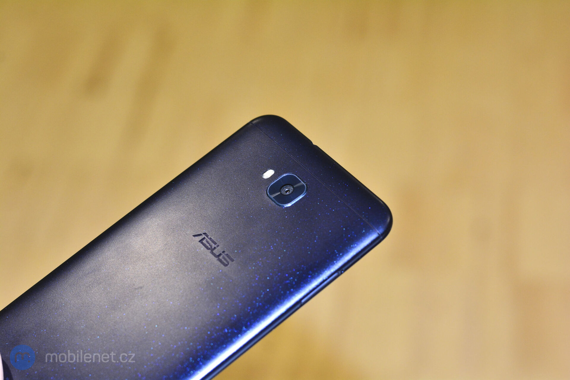 ASUS ZenFone 4 Selfie Pro