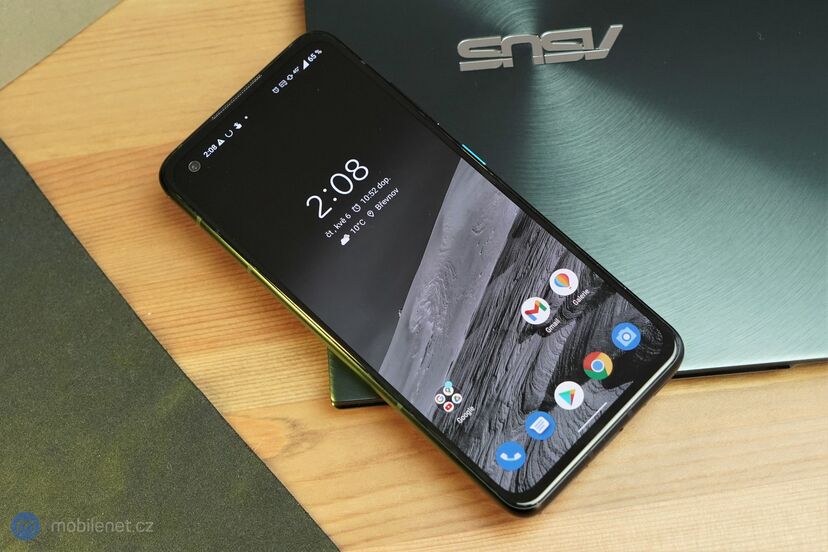 ASUS ZenFone 8