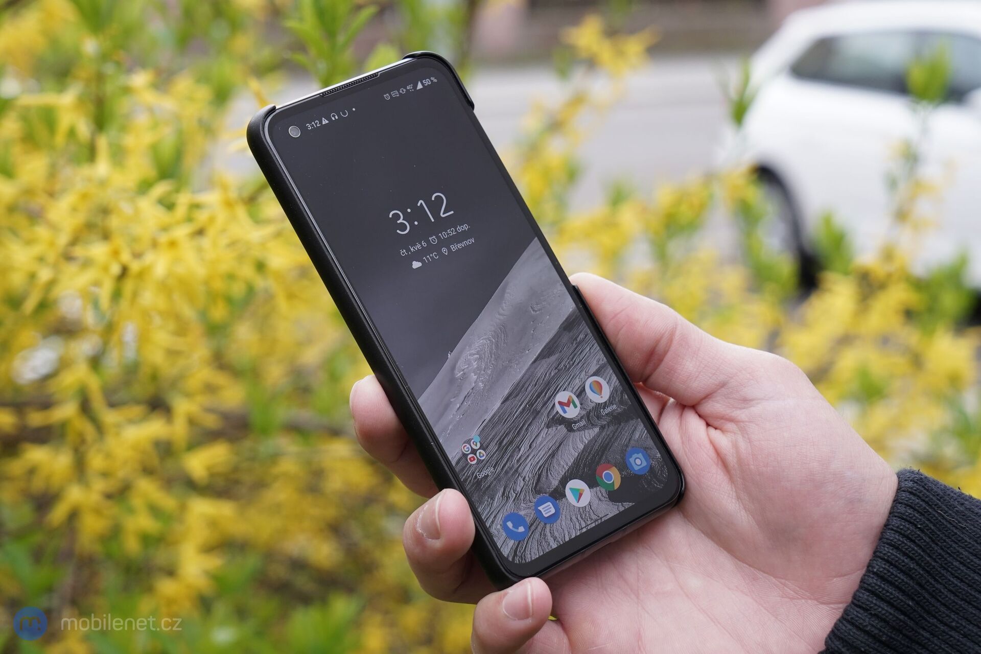 ASUS ZenFone 8