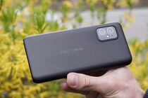 ASUS ZenFone 8