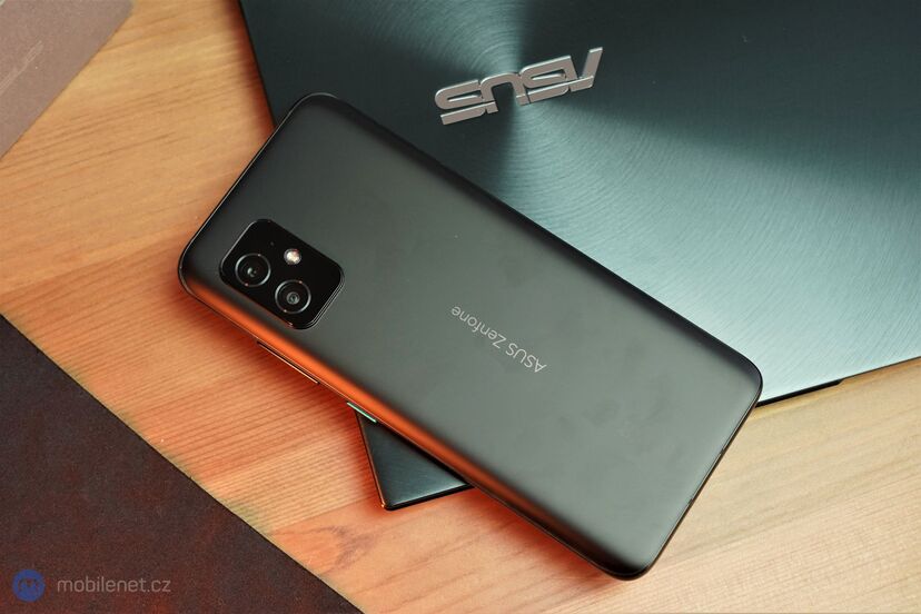 ASUS ZenFone 8