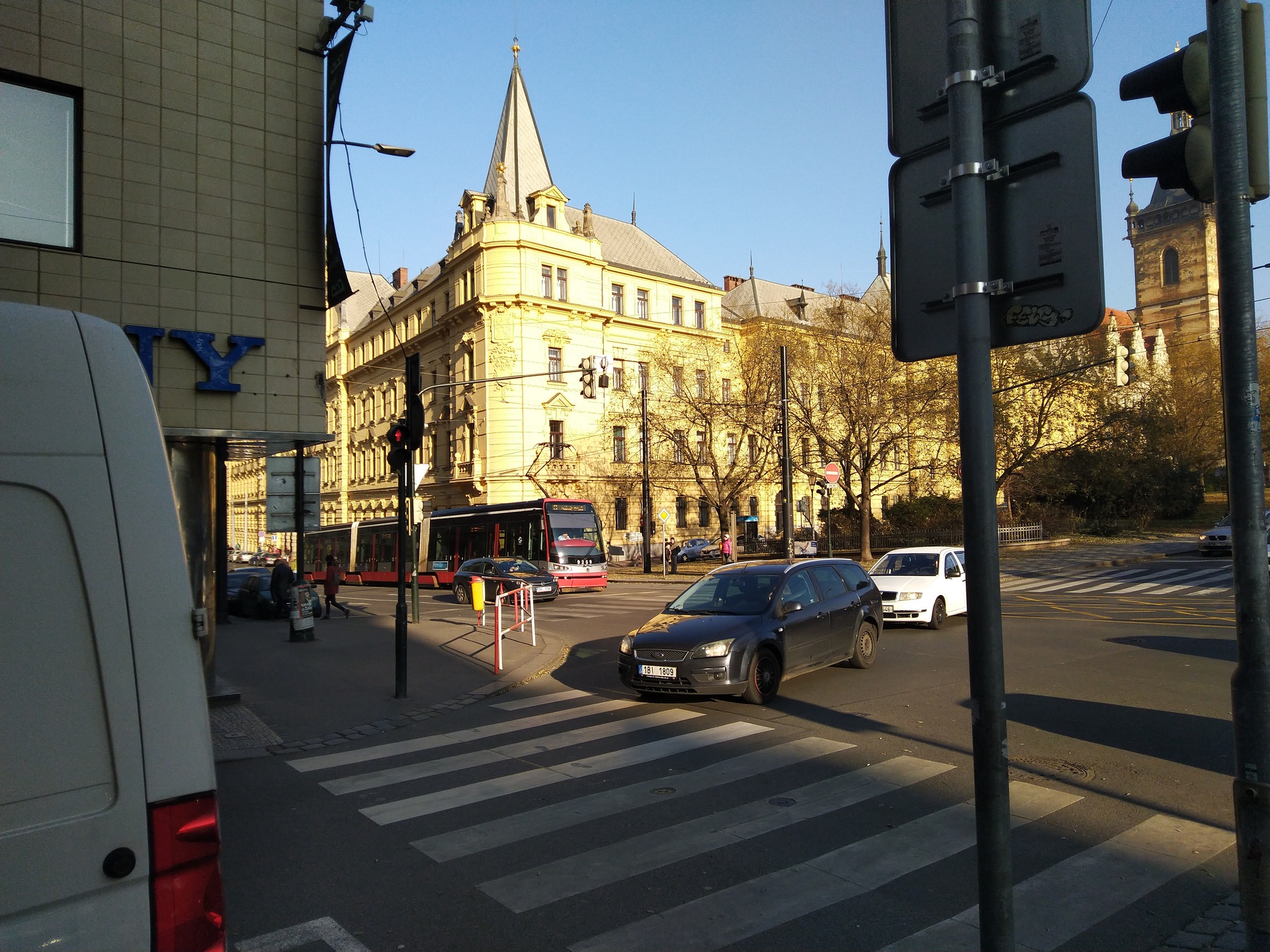 ASUS ZenFone Max Pro M1