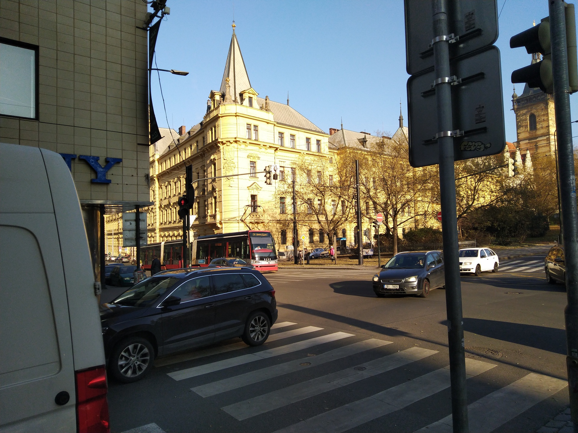 ASUS ZenFone Max Pro M1