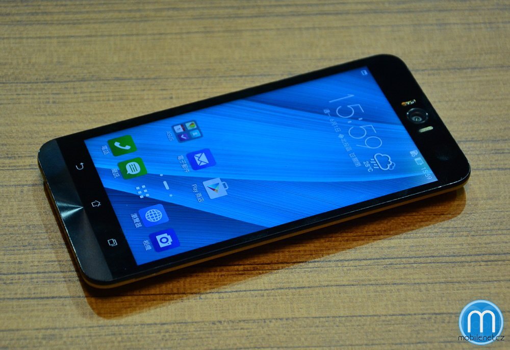 ASUS ZenFone Selfie