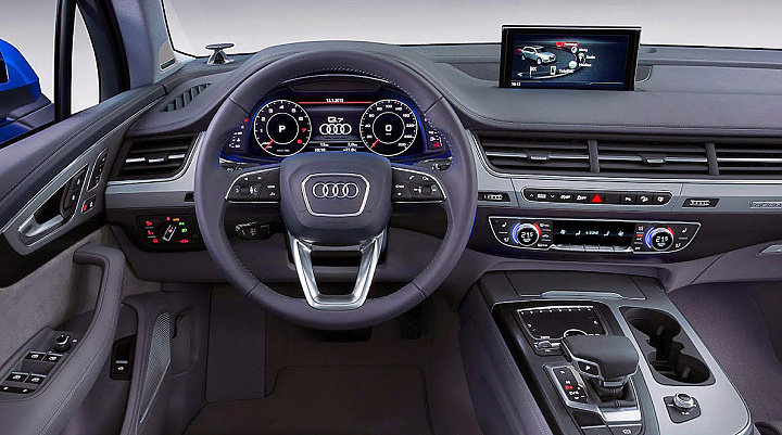 Audi Q7 interiér