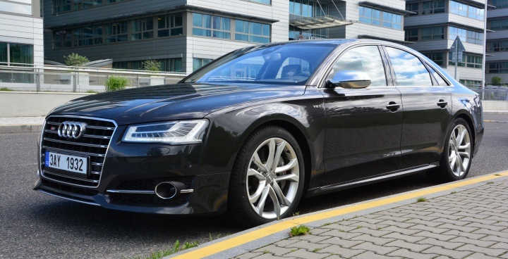 Audi S8