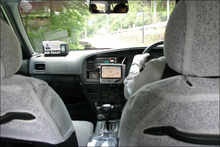 Automobilová GPS navigace v tokisjkém taxi