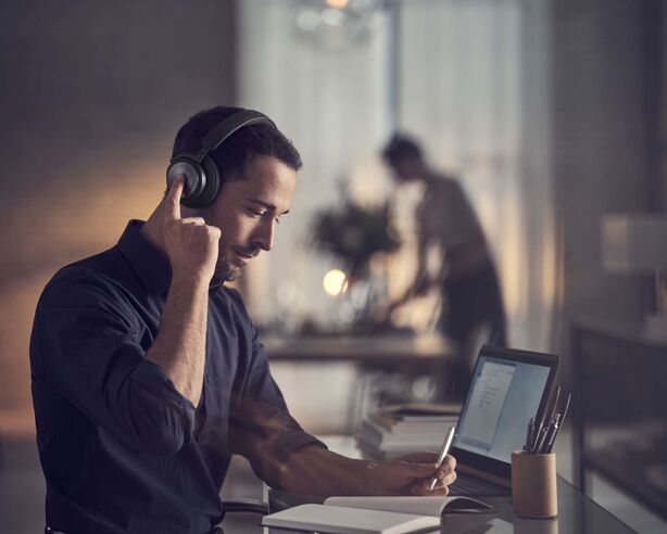 Bang & Olufsen Beoplay HX