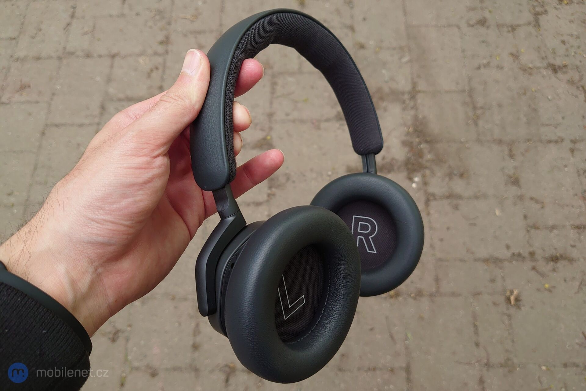 Bang & Olufsen Beoplay HX