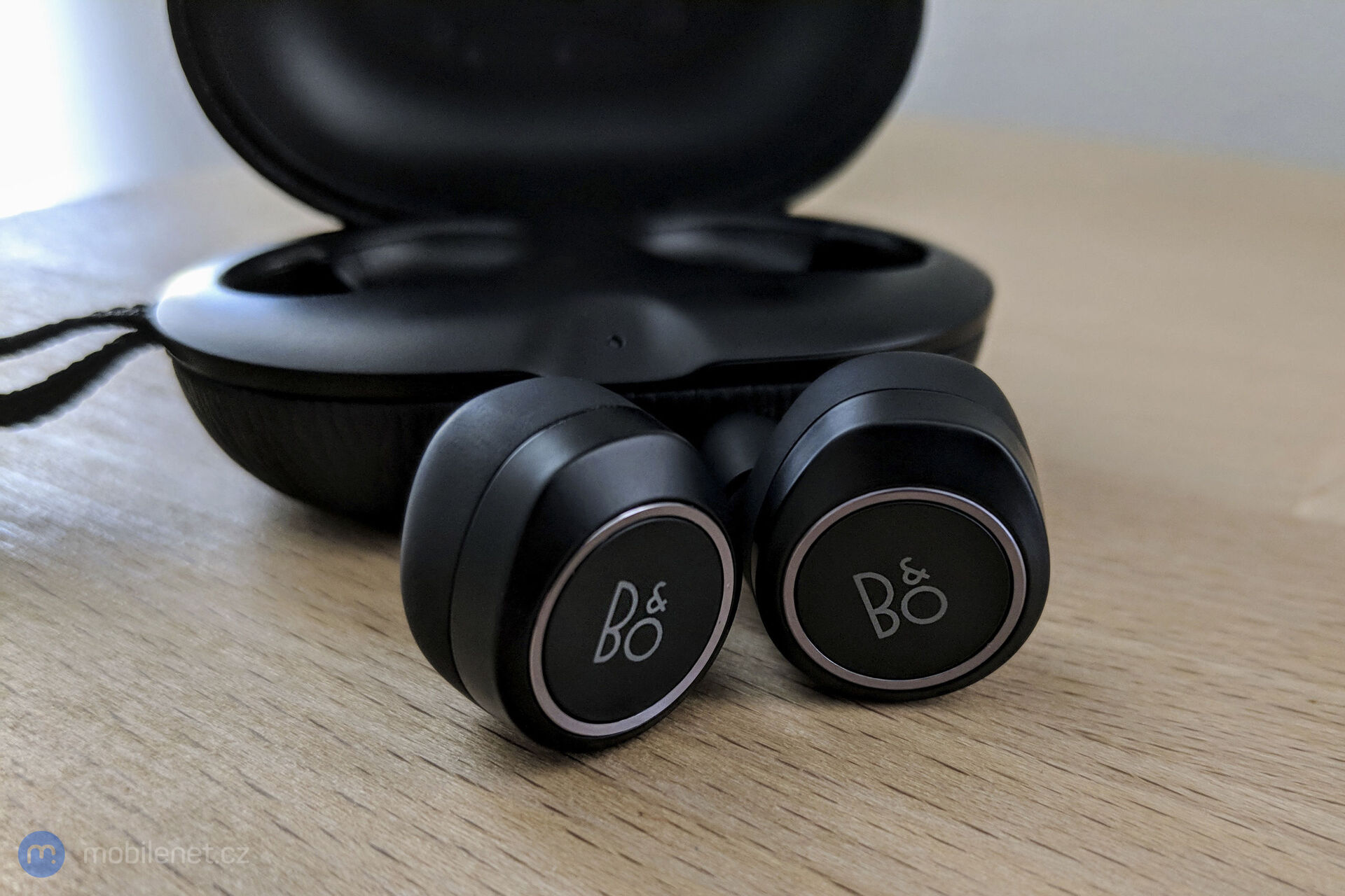 BB&O BeoPlay E8