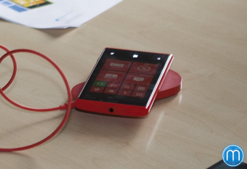 Bezdrátová nabíječka a Nokia Lumia 920