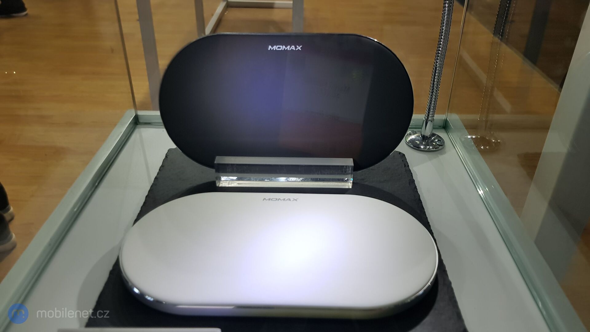 bezdrátové nabíječky Momax na CES Asia 2018
