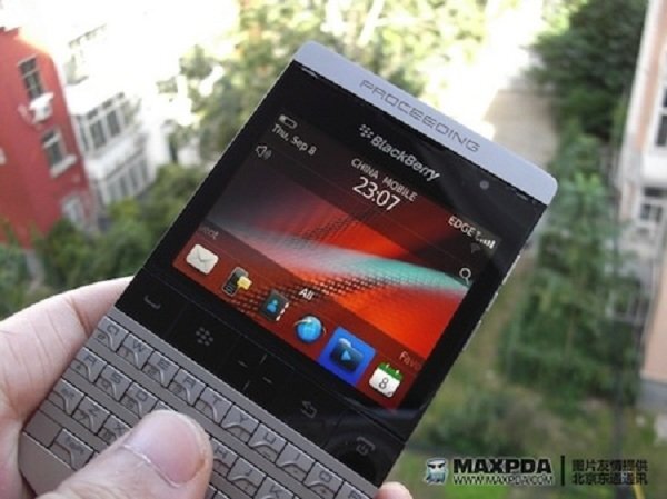 BlackBerry 9980 Knight