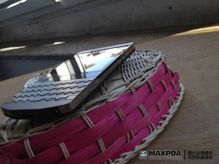 BlackBerry 9980 Knight