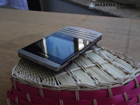 BlackBerry 9980 Knight