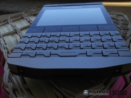 BlackBerry 9980 Knight