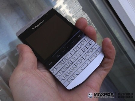 BlackBerry 9980 Knight